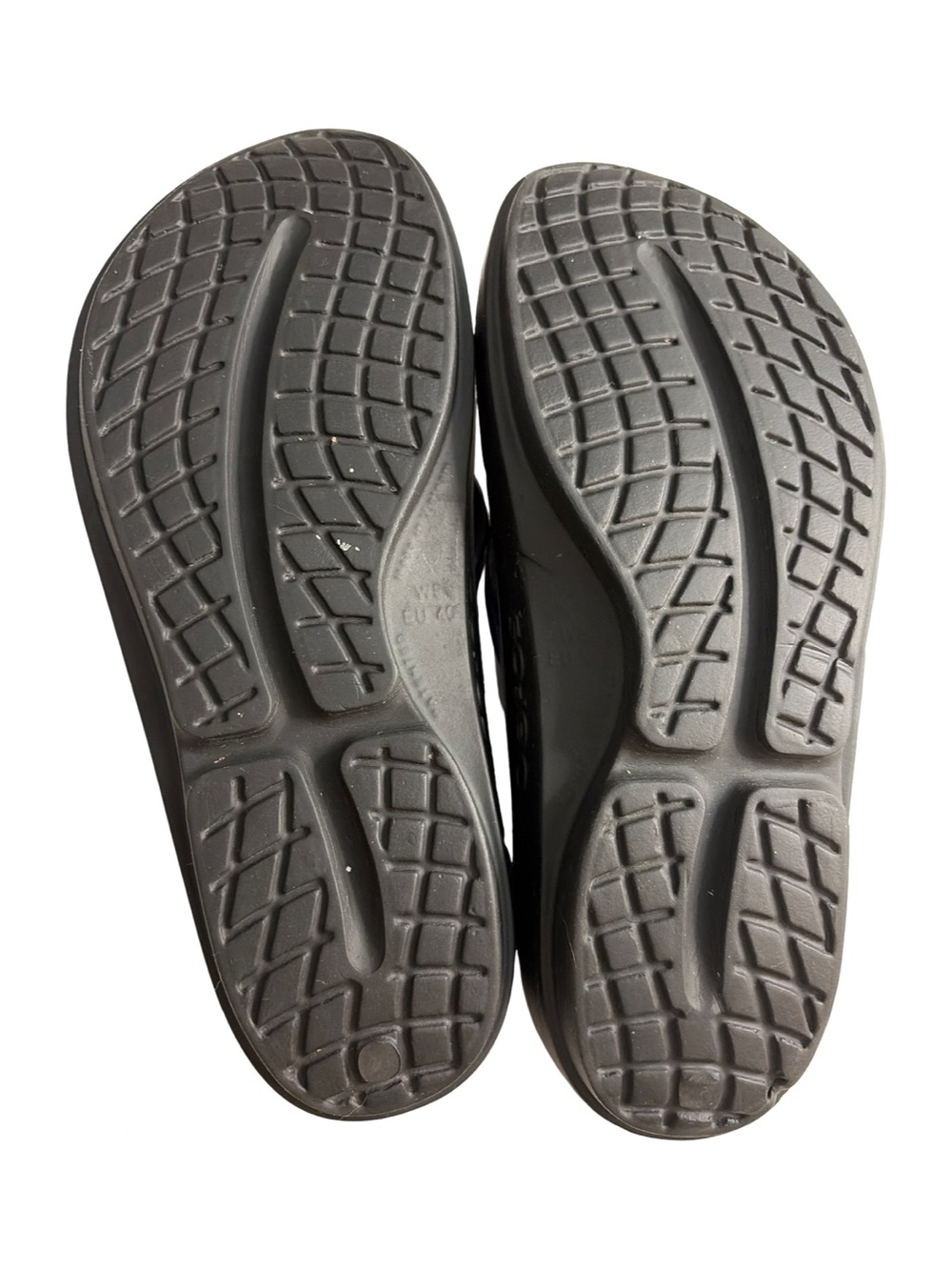 Oofos Oolala Luxe Recovery Black Flip Flops with Iridescent Straps - Picture 7 of 12